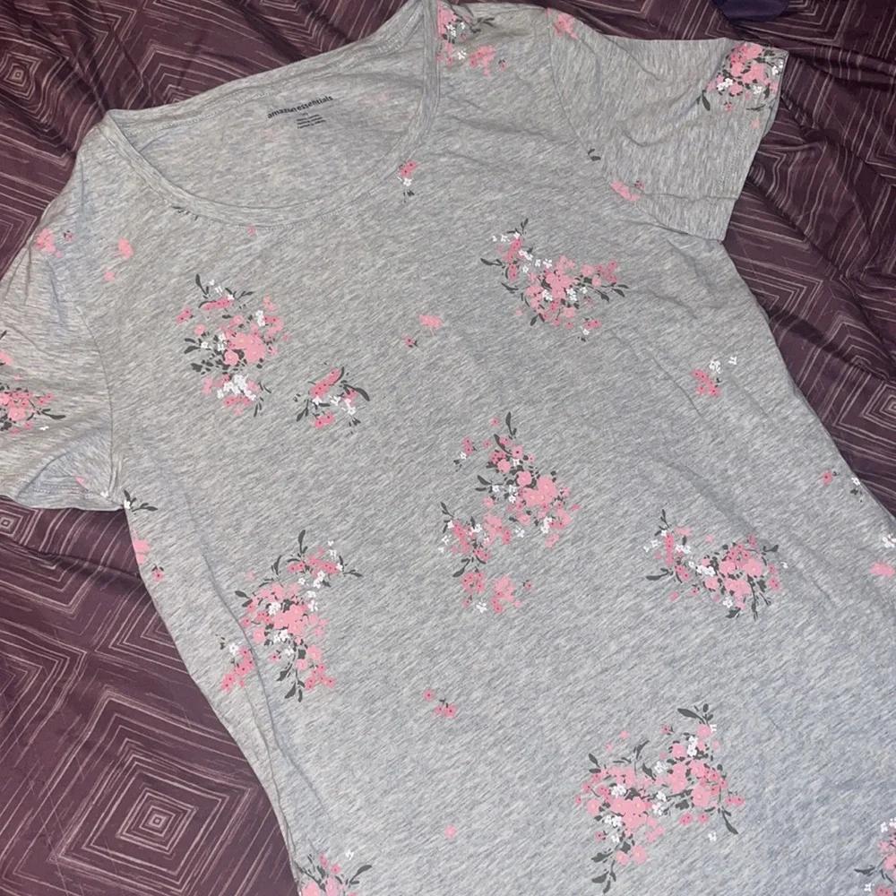 Amazon Essentials Tee - Picture 2 of 6